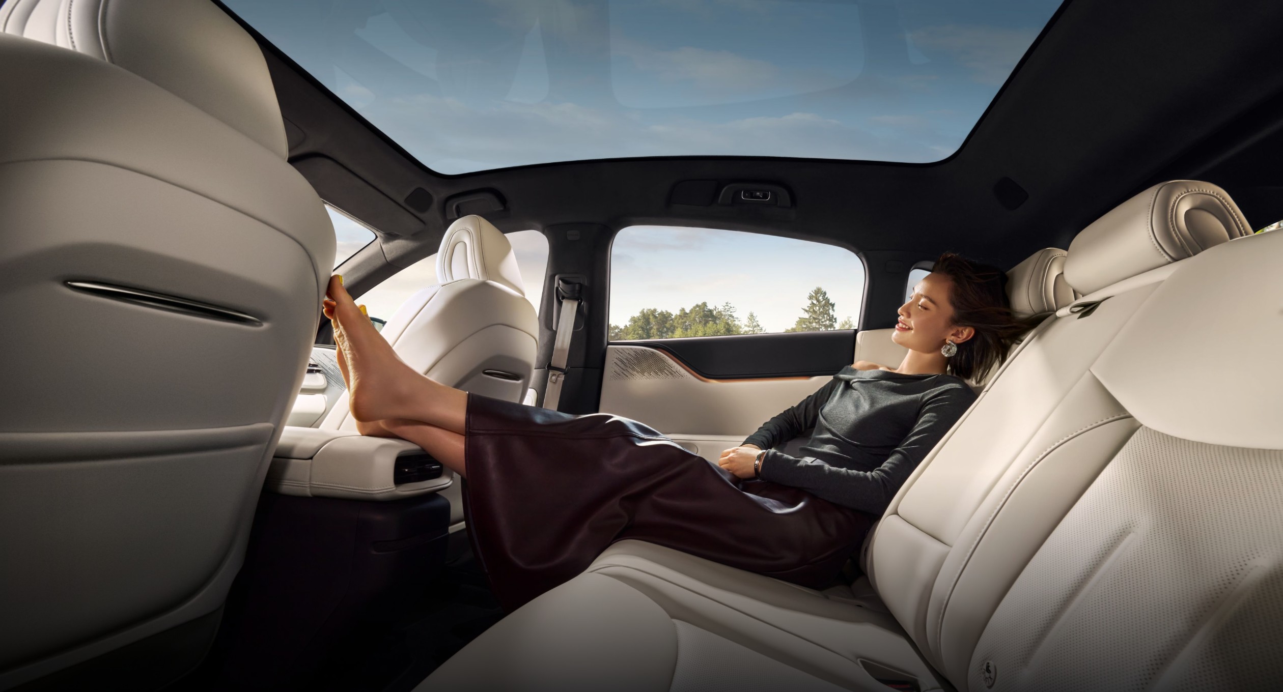 Sterowanie głosowe “Hey XPENG”