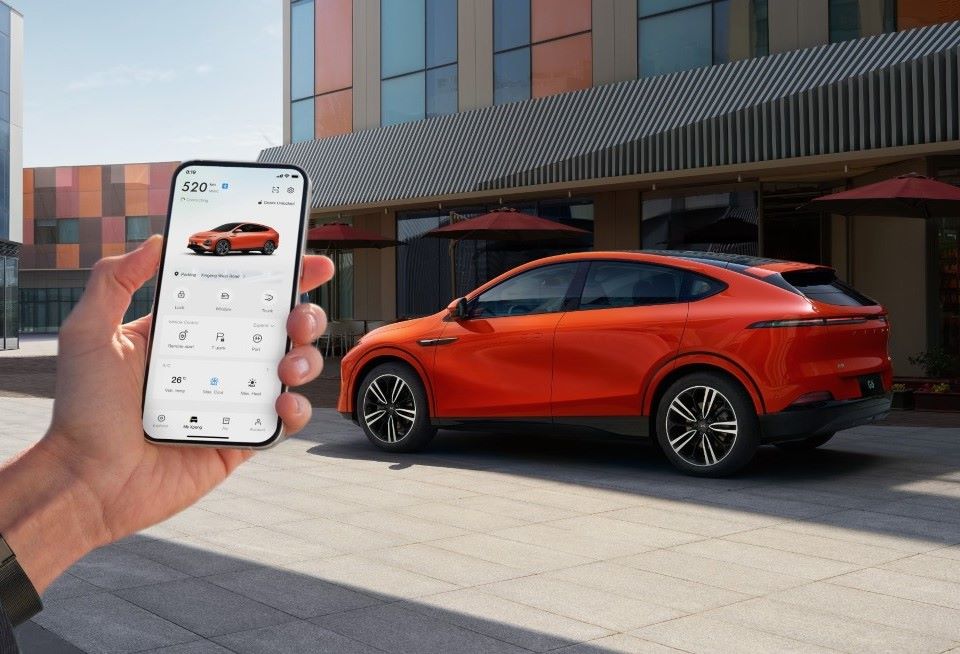 Kontrola z aplikacją XPENG